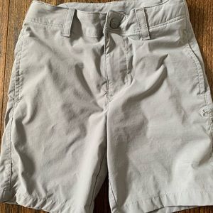 Boy’s Under Armour Light Grey Shorts size 5